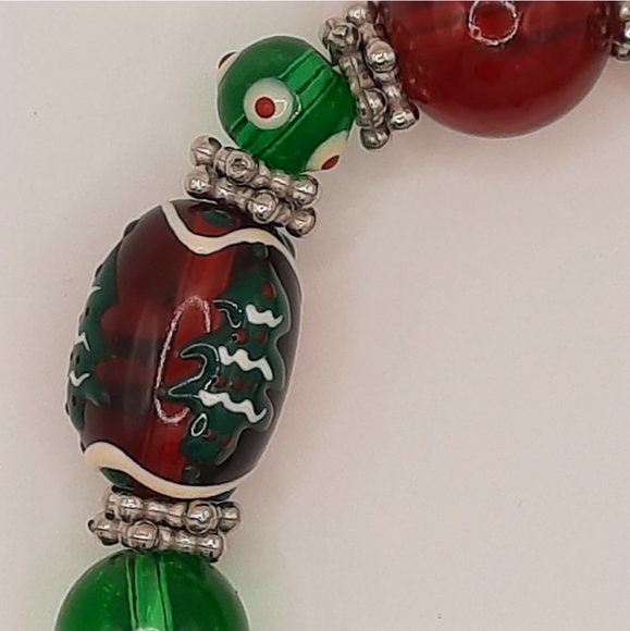 Christmas Glass Bead Bracelet - Picture 4 of 8